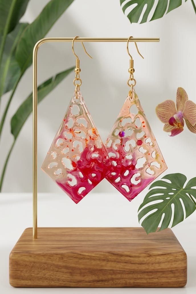 Boucles d'oreilles léopard dégradé rose et corail en résine